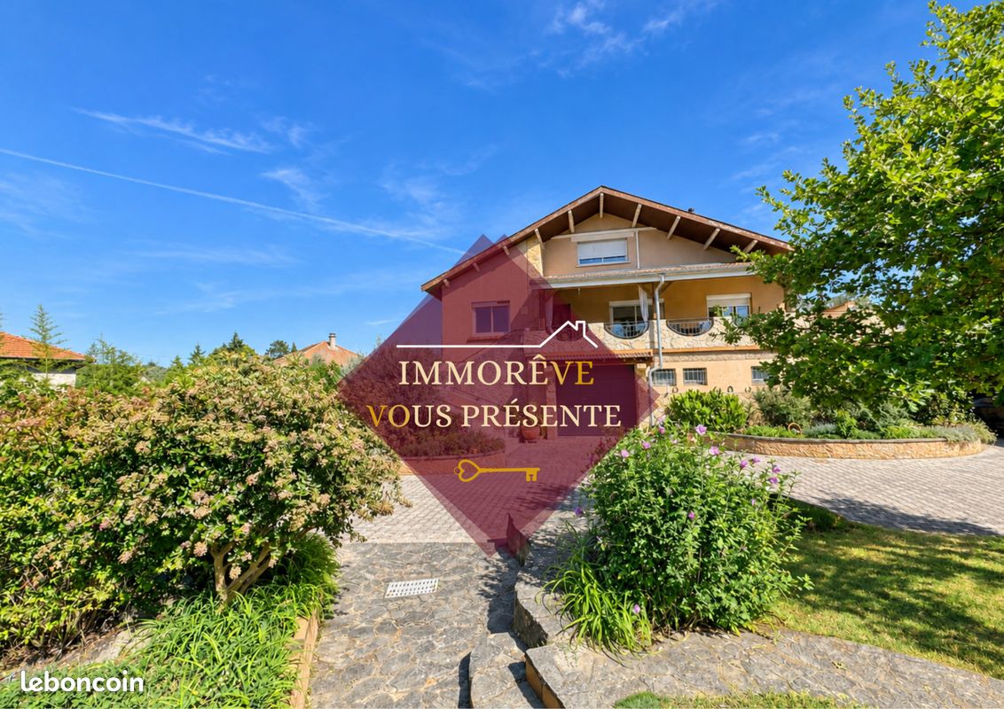 Maison 8 pièces 220 m² · à Saint-Maurice-l'Exil · 220 m² · 305 000 €