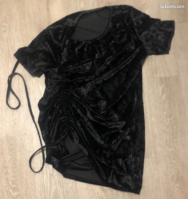Robe courte velour noire taille 46 (image 8)