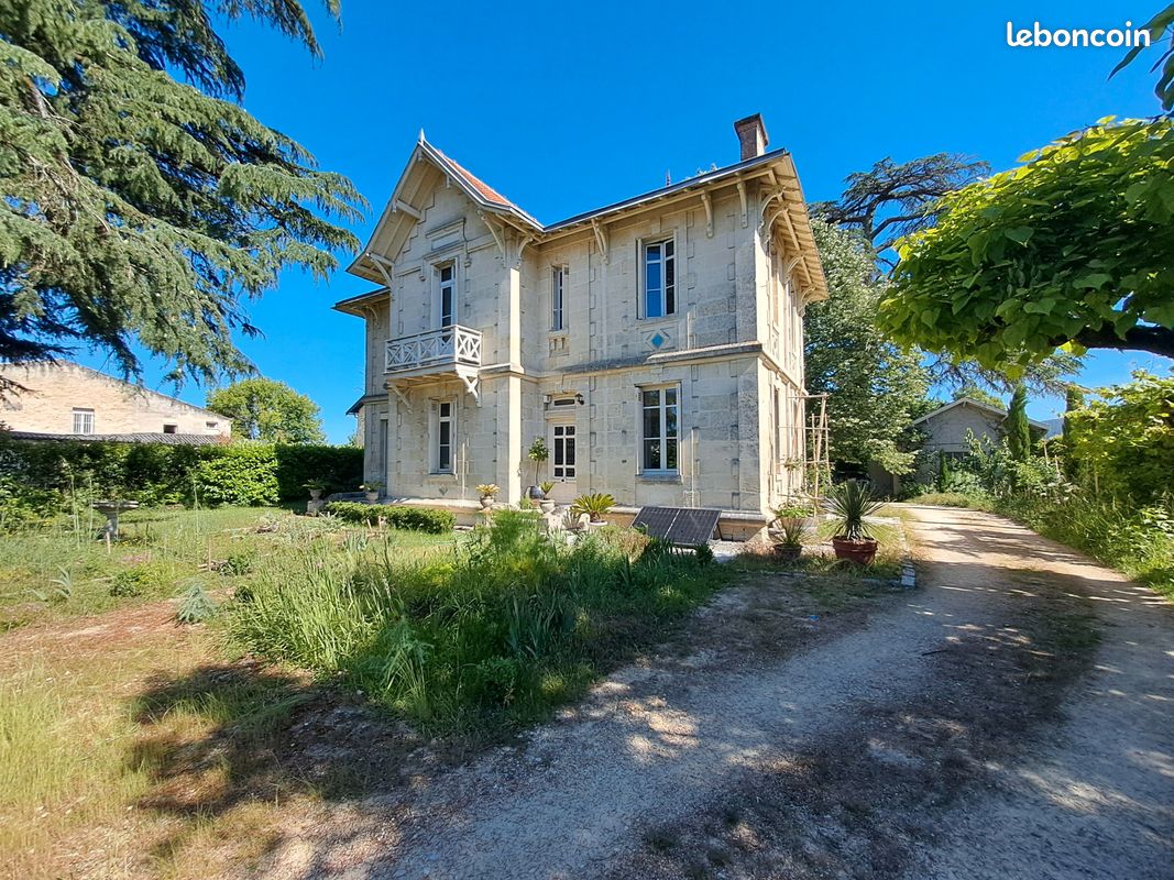 Maison 7 pièces 164 m² · à Fargues-Saint-Hilaire · 164 m² · 640 000 €