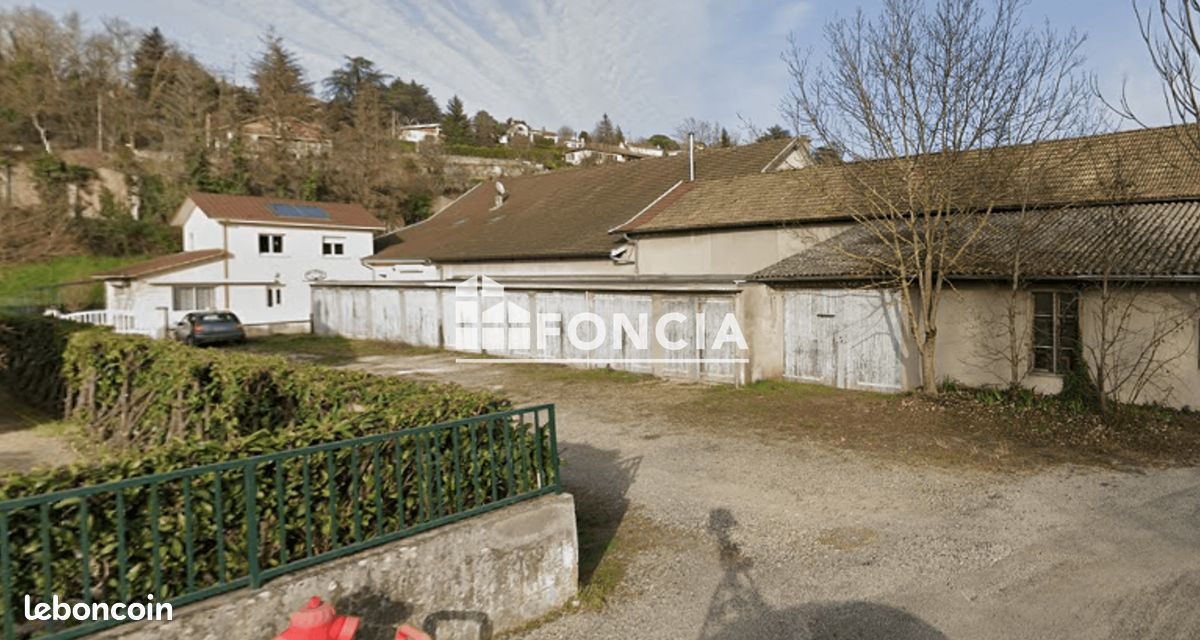 Garage · à Bourgoin-Jallieu · 65 €/mois