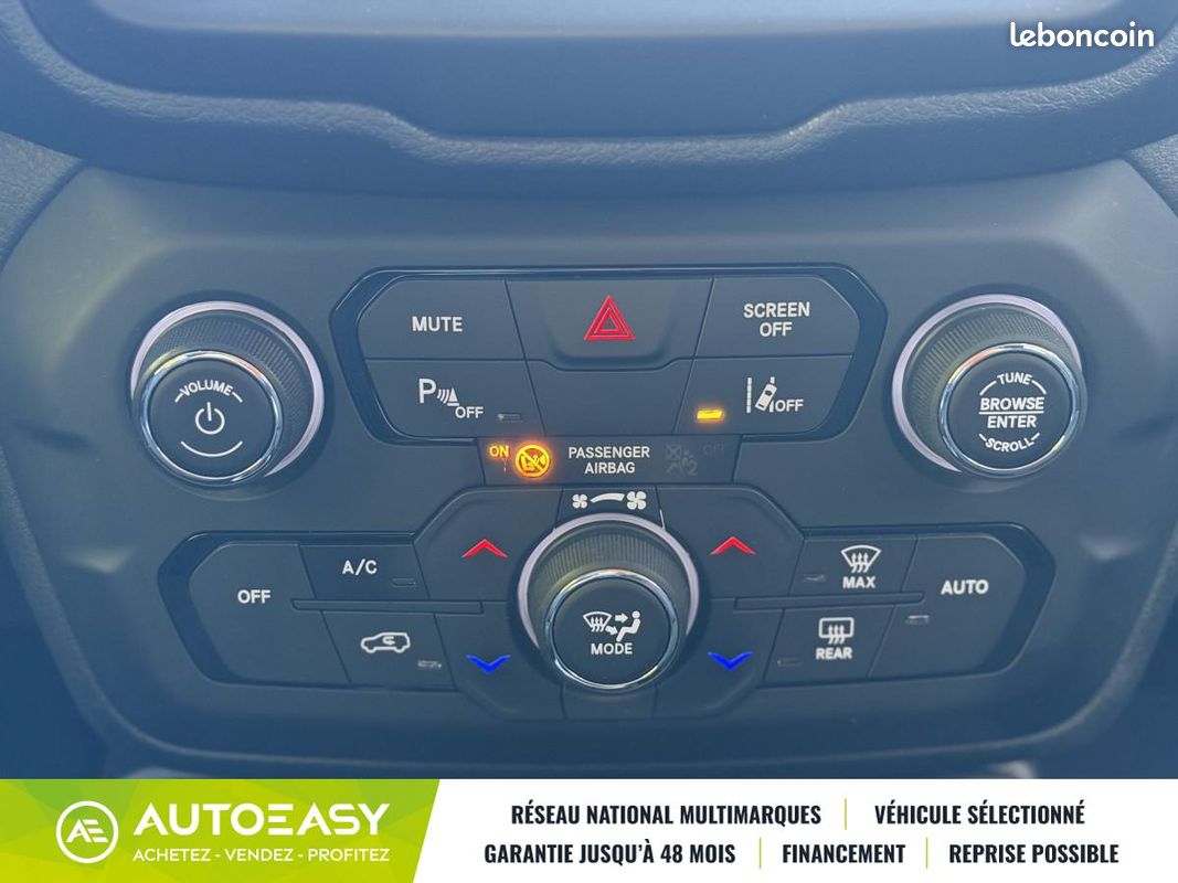 Jeep Renegade 1.6 CRD 120 BROOKLYN EDITION 2WD * ENTRETIEN ET DISTRI OK * CT OK * GARANTIE 6 MOIS (image 22)