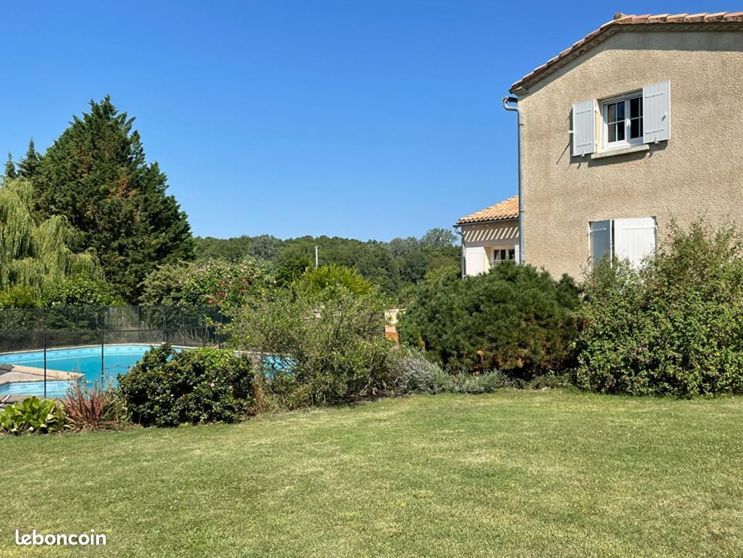 Maison 7 pièces 159 m² · à Sauveterre-de-Guyenne · 159 m² · 369 000 €