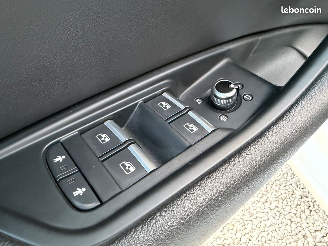 Audi A4 AVANT s line S-tronic (image 29)