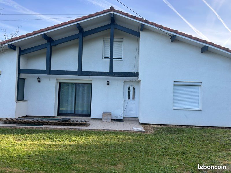 Maison 9 pièces 210 m² · à Saint-Pierre-du-Mont · 210 m² · 290 000 €