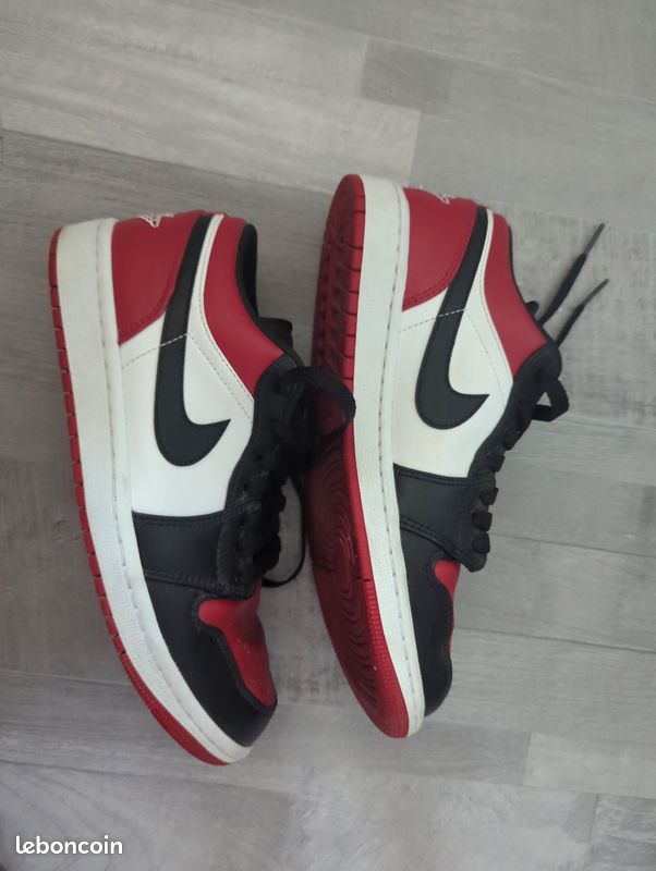 jordan low rouge blanche