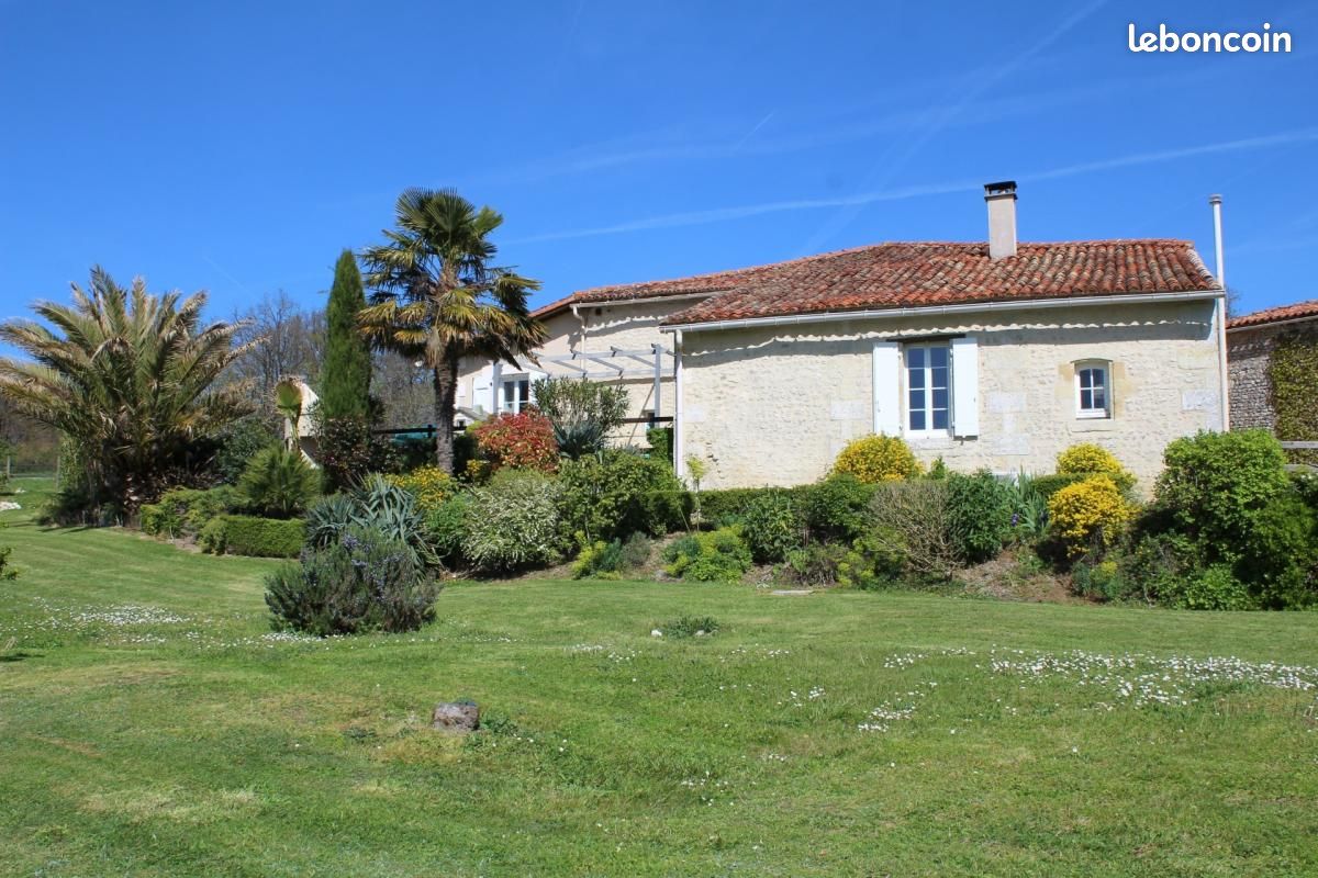 Maison 7 pièces 213 m² · à Chalais · 213 m² · 325 000 €