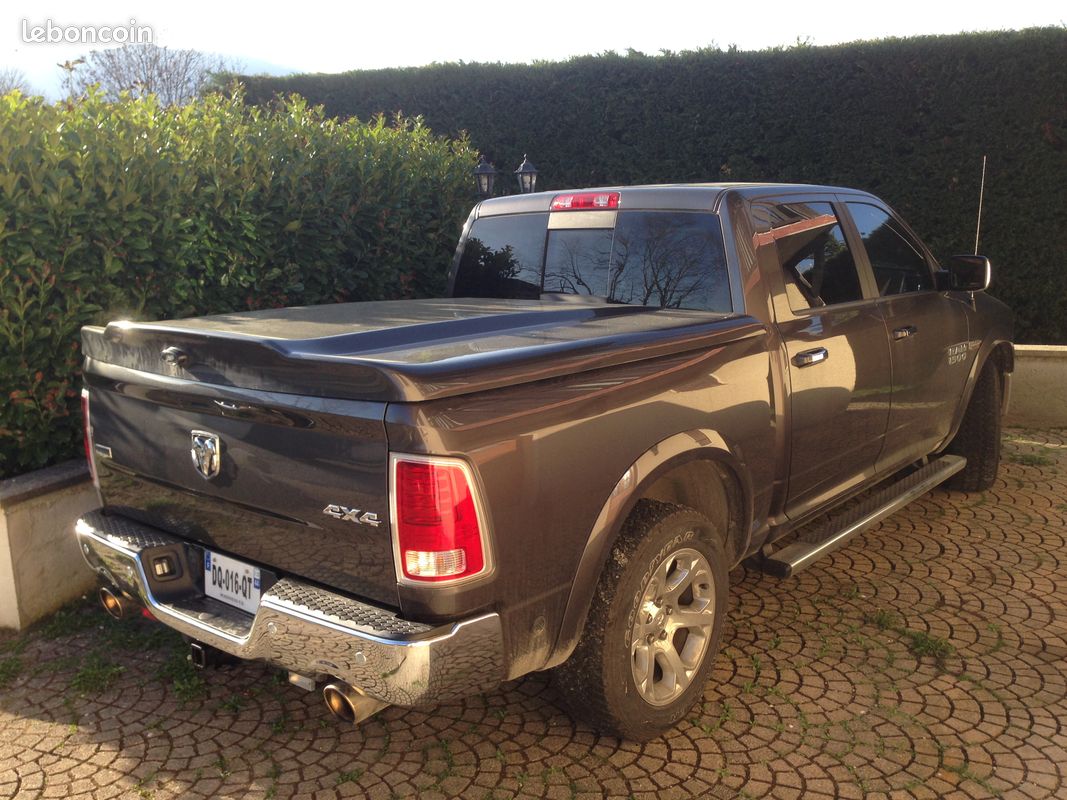 Dodge RAM 1500 Laramie (image 2)