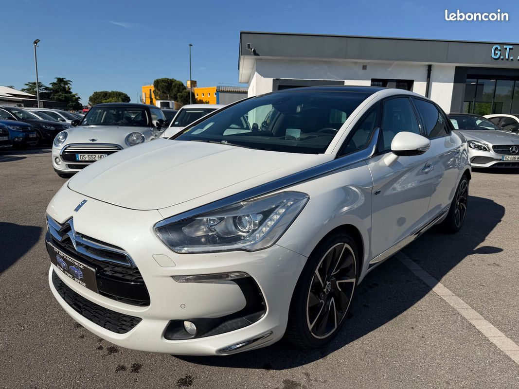 Citroen ds5 hybrid4 2.0 hdi 163ch 4x4 so chic etg fulls options garantie (image 1)