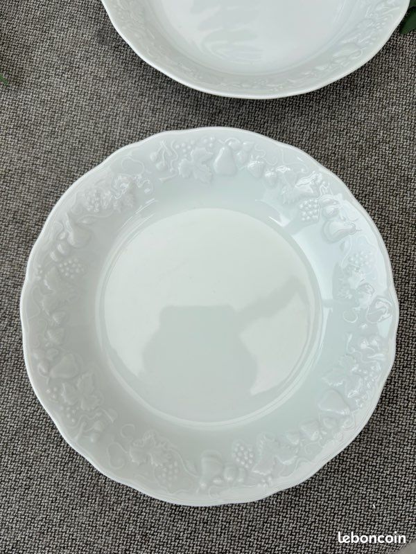 Lot De 2 Assiettes Rondes Blanches – Style Fantaisie – Neuves