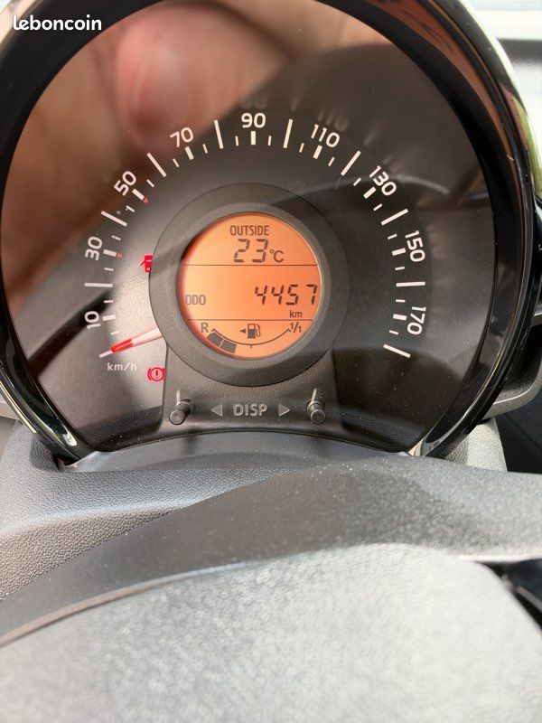 Peugeot 108 VVT ALLURE (image 5)