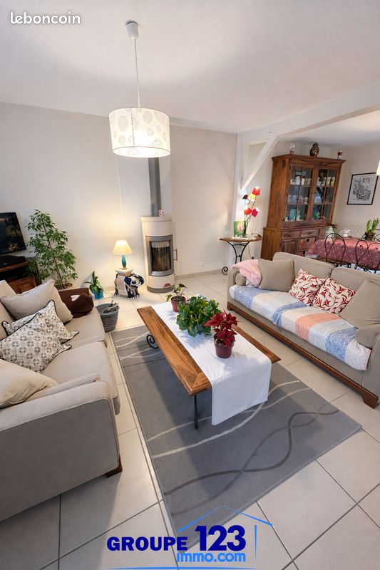 Maison 8 pièces 135 m² · à Charbuy · 135 m² · 242 000 €