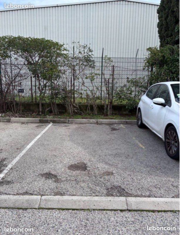 À vendre – Place de parking en résidence sécurisée