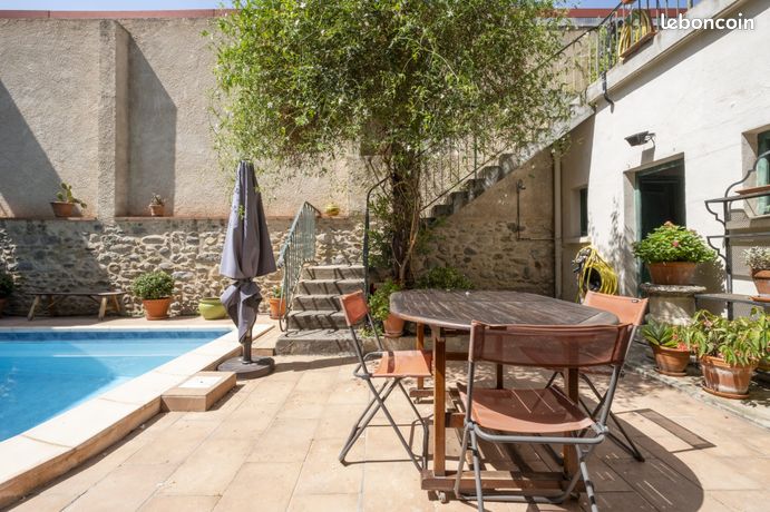 Maison 8 pièces 244 m²