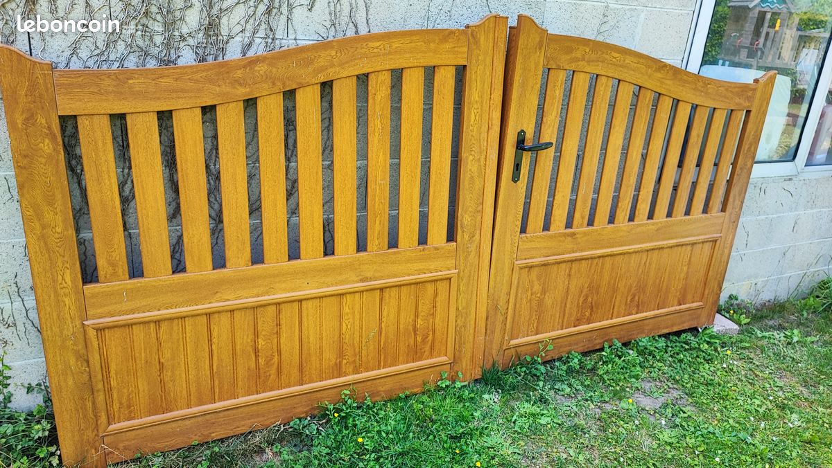 Portail PVC (image 1)