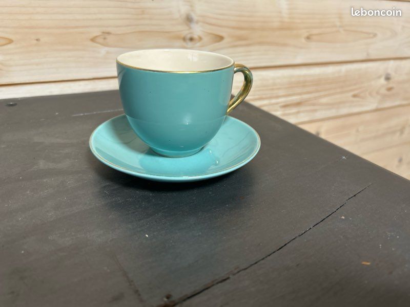 Tasse à Café Arcopal Vert Amande Clair Iridisé – Avec Soucoupe – Lignes Dorées (Vintage)