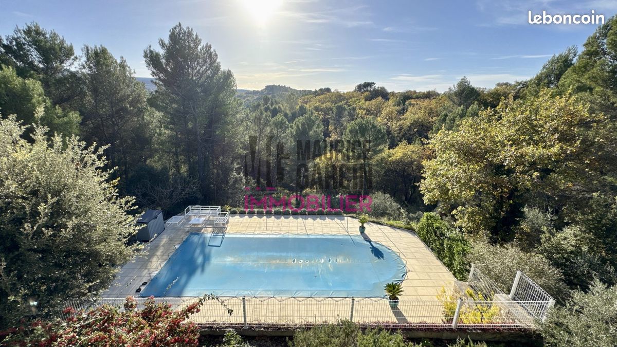 Maison 5 pièces 233 m² · à Malemort-du-Comtat · 233 m² · 690 000 €