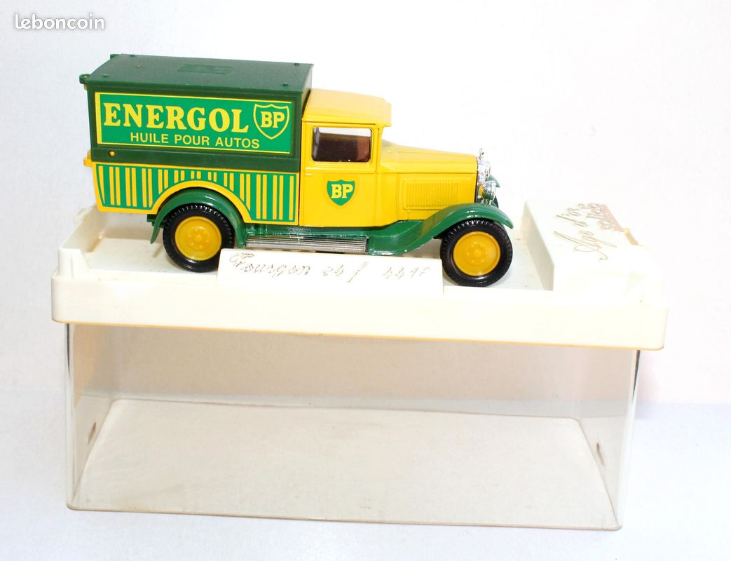 Camion Militaire Solido 1/43 - GMC 2,5 T - Livery 243 Field Park Co Kaki - EdL