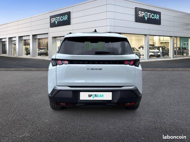 Peugeot 5008 Hybrid 145 e-DCS6 GT (image 16)