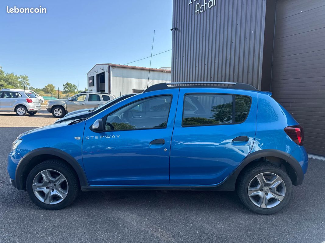Dacia sandero 1.5 blue dci 95 stepway (image 2)