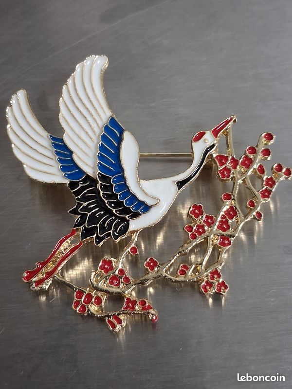Broche grue du Japon et fleurs de prunier (image 1)