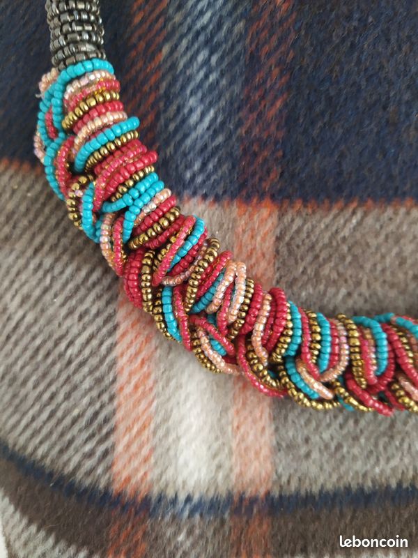 Collier multicolore en perles (image 7)