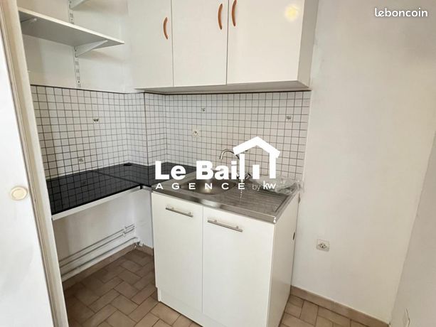 https://img.leboncoin.fr/api/v1/lbcpb1/images/8d/76/14/8d76143f741beb2eba3e10240822d55637c49b93.jpg?rule=ad-image