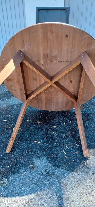 Table (image 3)