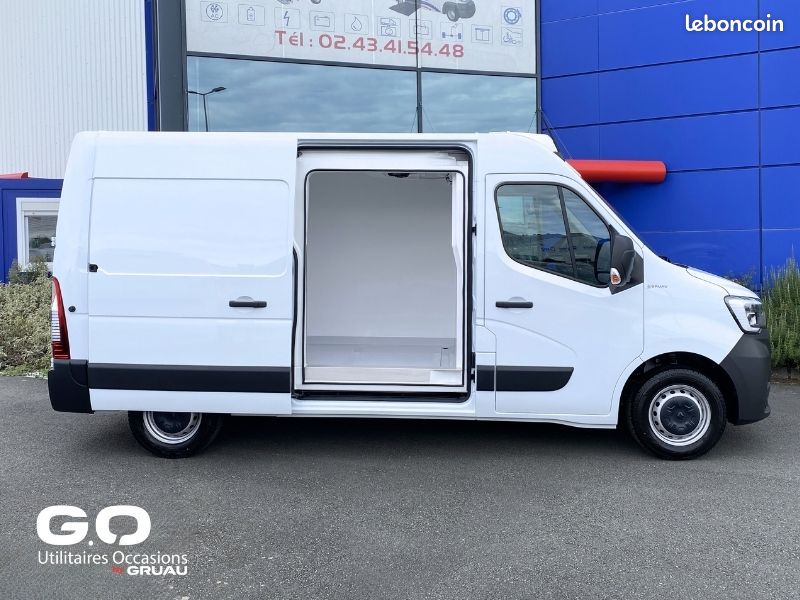 Renault Master Camion Frigorifique 7.1m³ (FRAX) 3T5 L2H2 2.3 Blue dCi 135ch (Diesel) - Confort - Camion frigo occasion aménagement NEUF by Gruau ❄️ à partir de 909/mois (image 2)