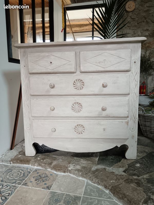 Commode (image 1)