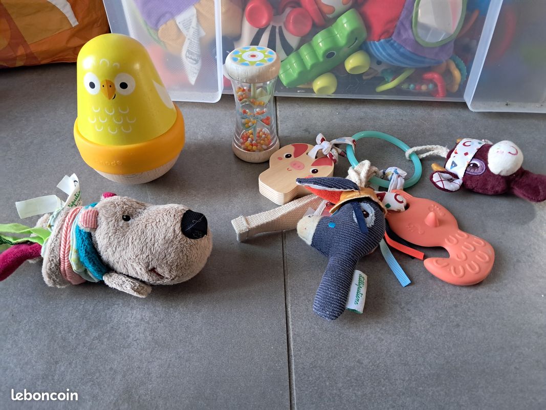 Jeu d'éveil en bois et peluche Jeux Jouets