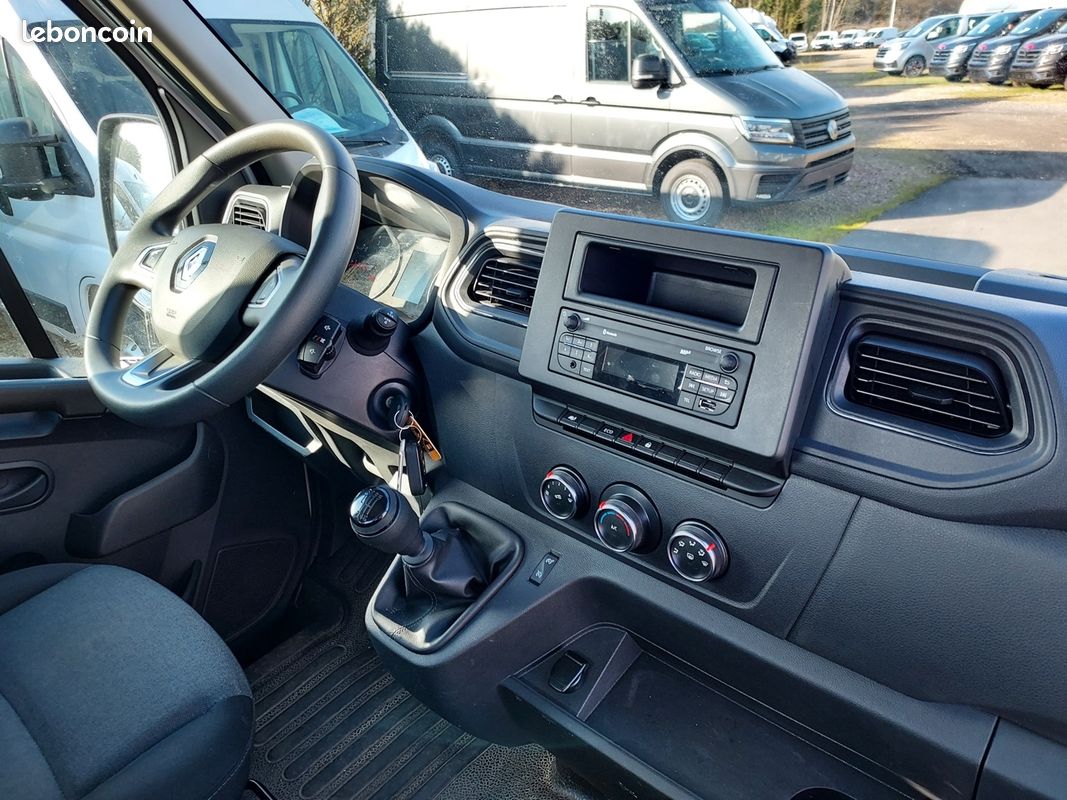 Renault MASTER III PLATEAU FIXE EQUIPMEN R3500 L3 2.3 BLUE DCI 130CH CONFORT DEPANNEUSE (image 9)