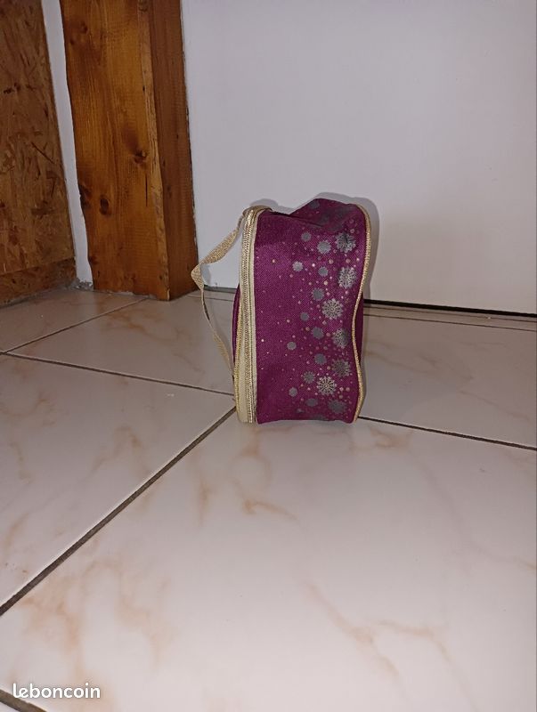 Trousse a maquillage (image 2)