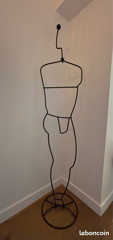 Valet homme dessiné par Ehlen Johansson