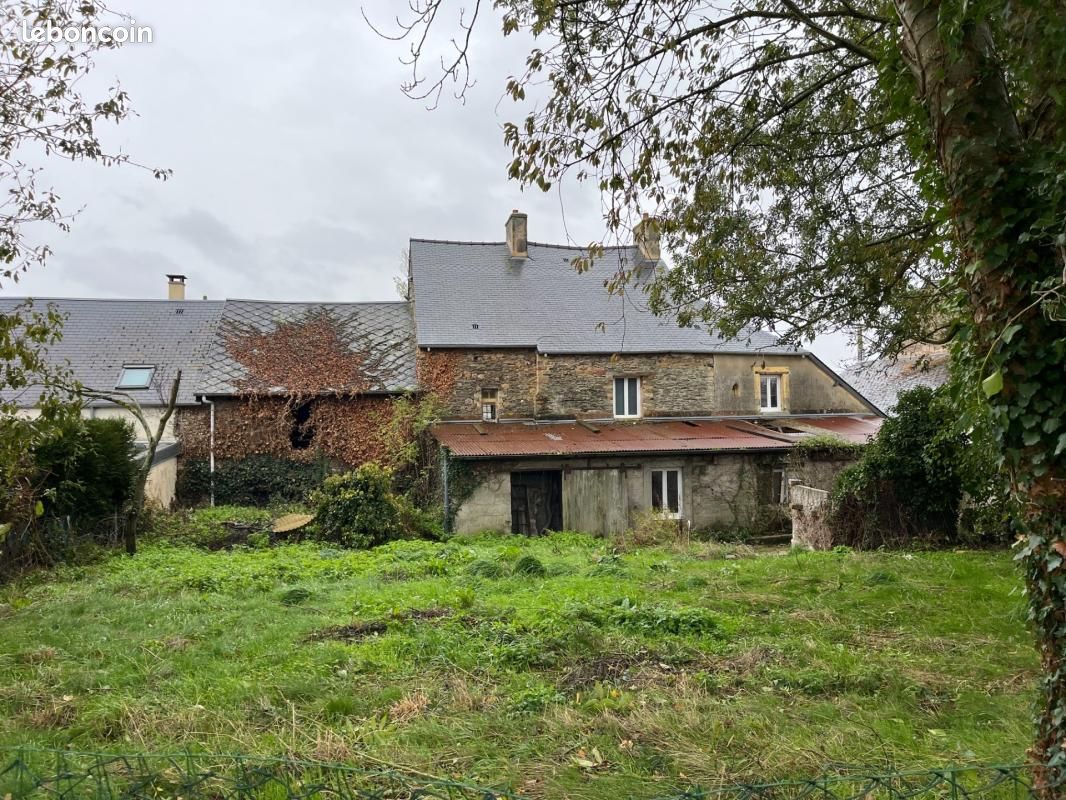 Maison 5 pièces 137 m² · à Courvaudon · 137 m² · 150 000 €