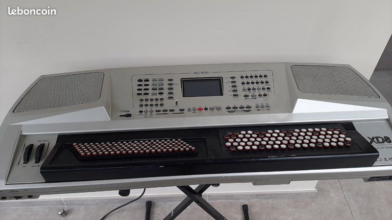 Synthétiseur touches accordéon (image 1)