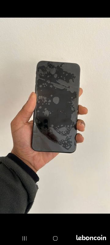 Iphone 11 64GB (image 2)