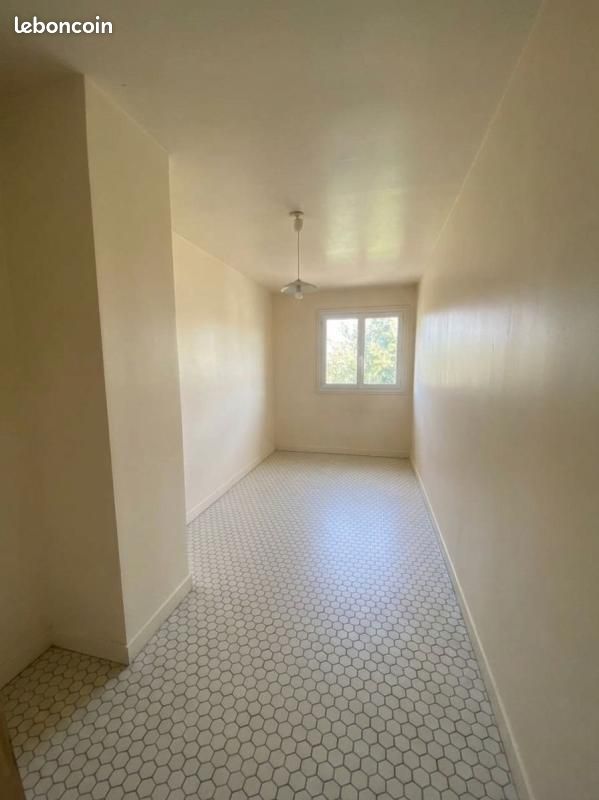Appartement 4 pièces 77 m² · aux Ulis · 77 m² · 165 000 €