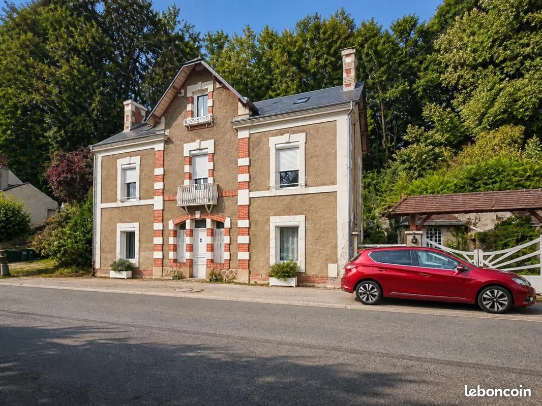 Maison 9 pièces 149 m² · à Loir en Vallée · 149 m² · 165 000 €