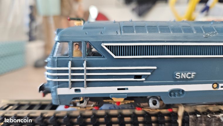 Locomotive diesel BB67001 SNCF HO 1/87eme JOUEF LIMA - Modélisme