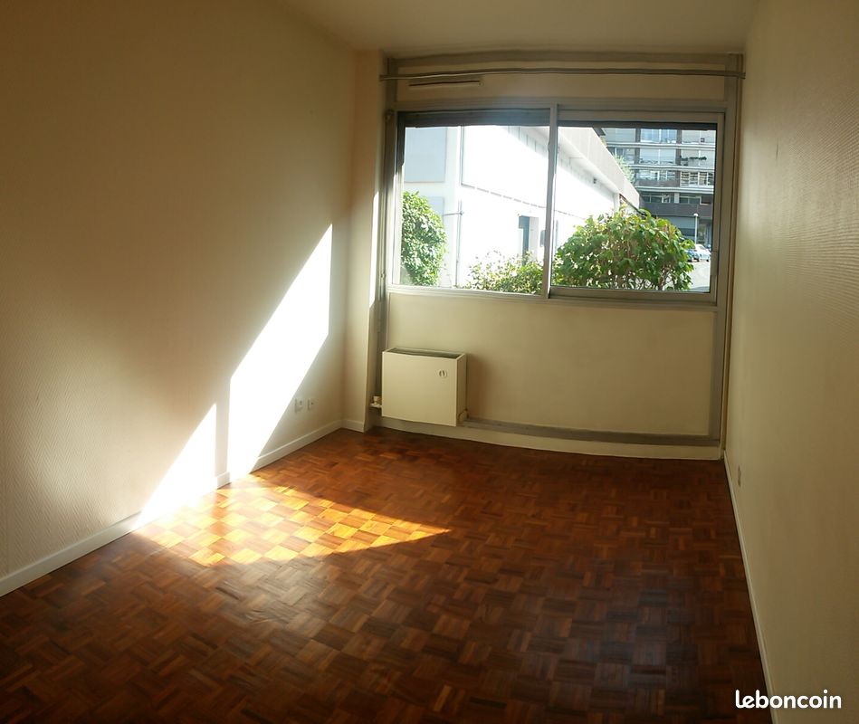 Appartement 1 pièce 18 m² · à Puteaux · 18 m² · 700 €/mois