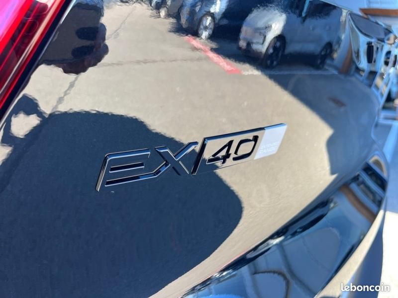 Volvo EX40 Single Extended Range 252ch Black Edition (image 12)