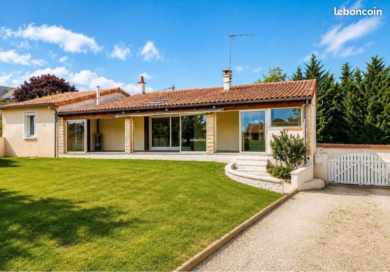 Maison 6 pièces 190 m² · à Saint-Martin-la-Pallu · 190 m² · 235 000 €