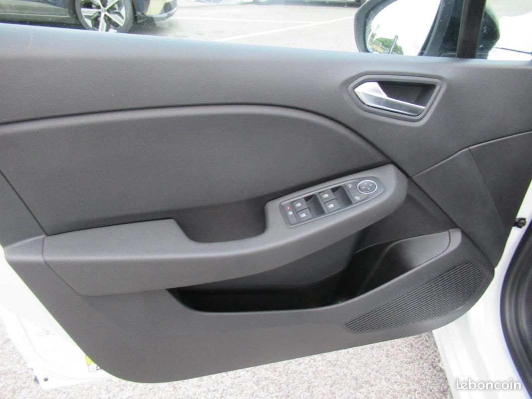 Renault Clio V TCe 90 ch GSR2 Evolution (image 15)