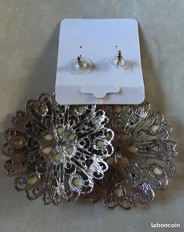Boucles D'oreilles Vintage Pendantes En Laiton Et Strass Blancs - Bijou Rétro Occasion
