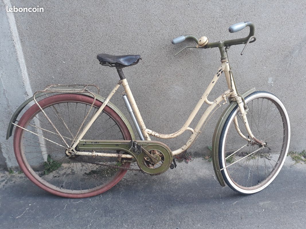 Velos ancien 1900 selle cuir poignè bois deco collection restauration meeting velos retro anjou velocypedia (image 2)