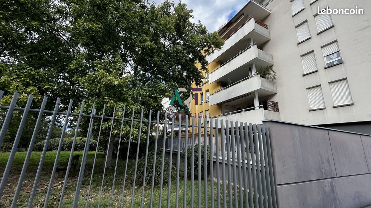 Appartement 3 pièces 79 m² · à Échirolles · 79 m² · 160 000 €