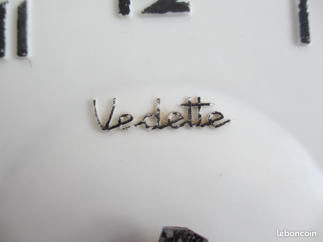 Pendule VEDETTE en plastique (image 2)