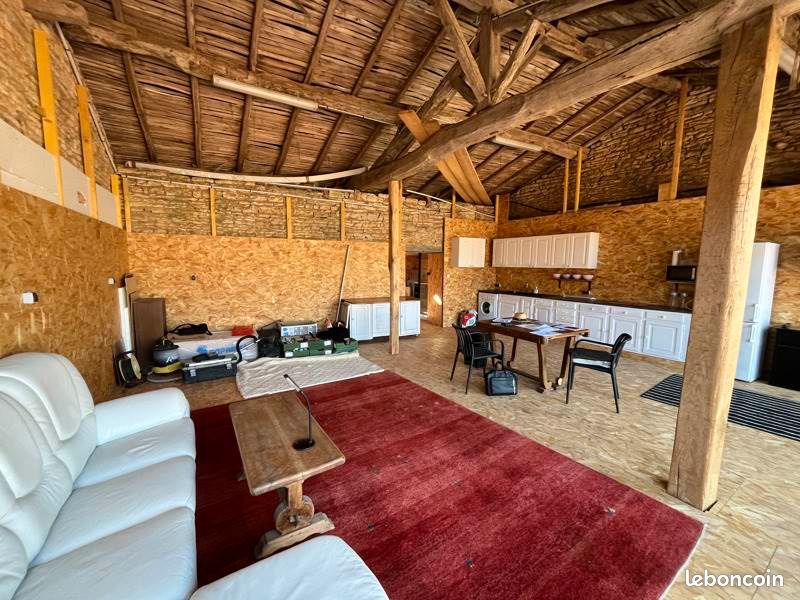 Maison 2 pièces 77 m² · à Nanteuil-en-Vallée · 77 m² · 42 000 €
