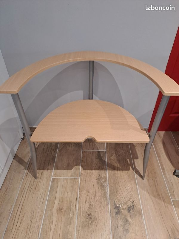 Table avec fauteuils encastrables (image 4)