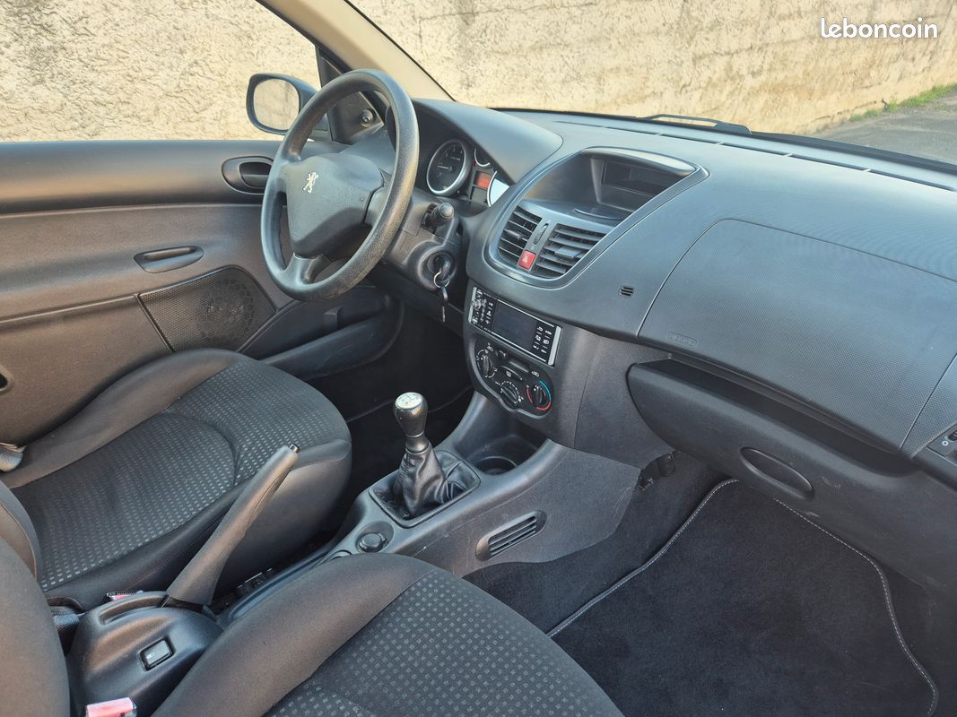 Peugeot 206+ 1.1e 60ch Active Pack 2490e (image 3)